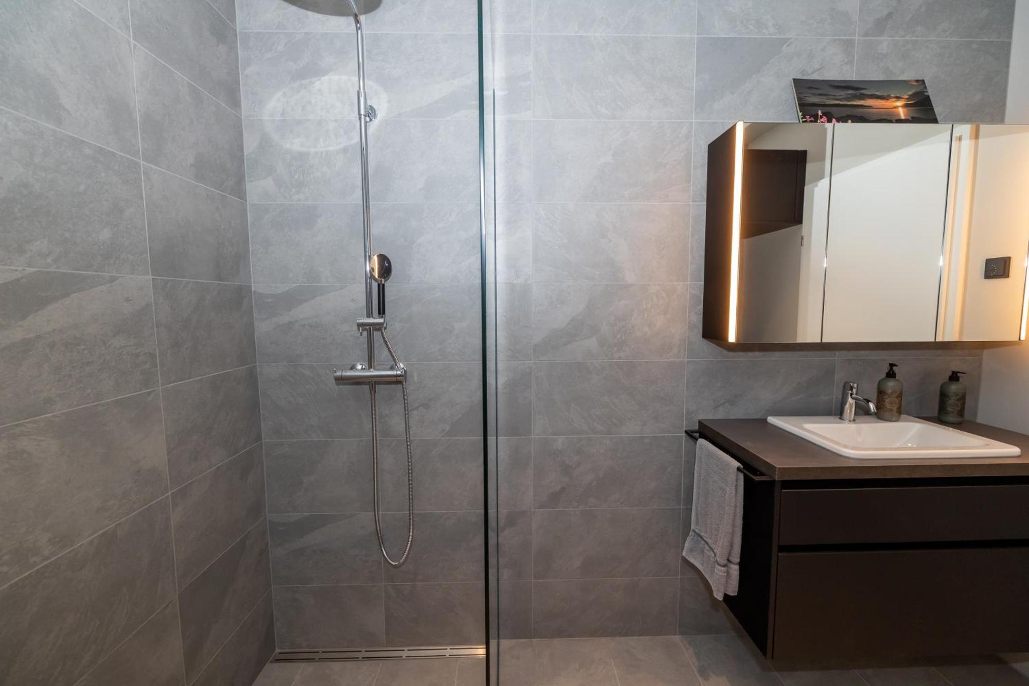 New Downtown Apartment Akureyri