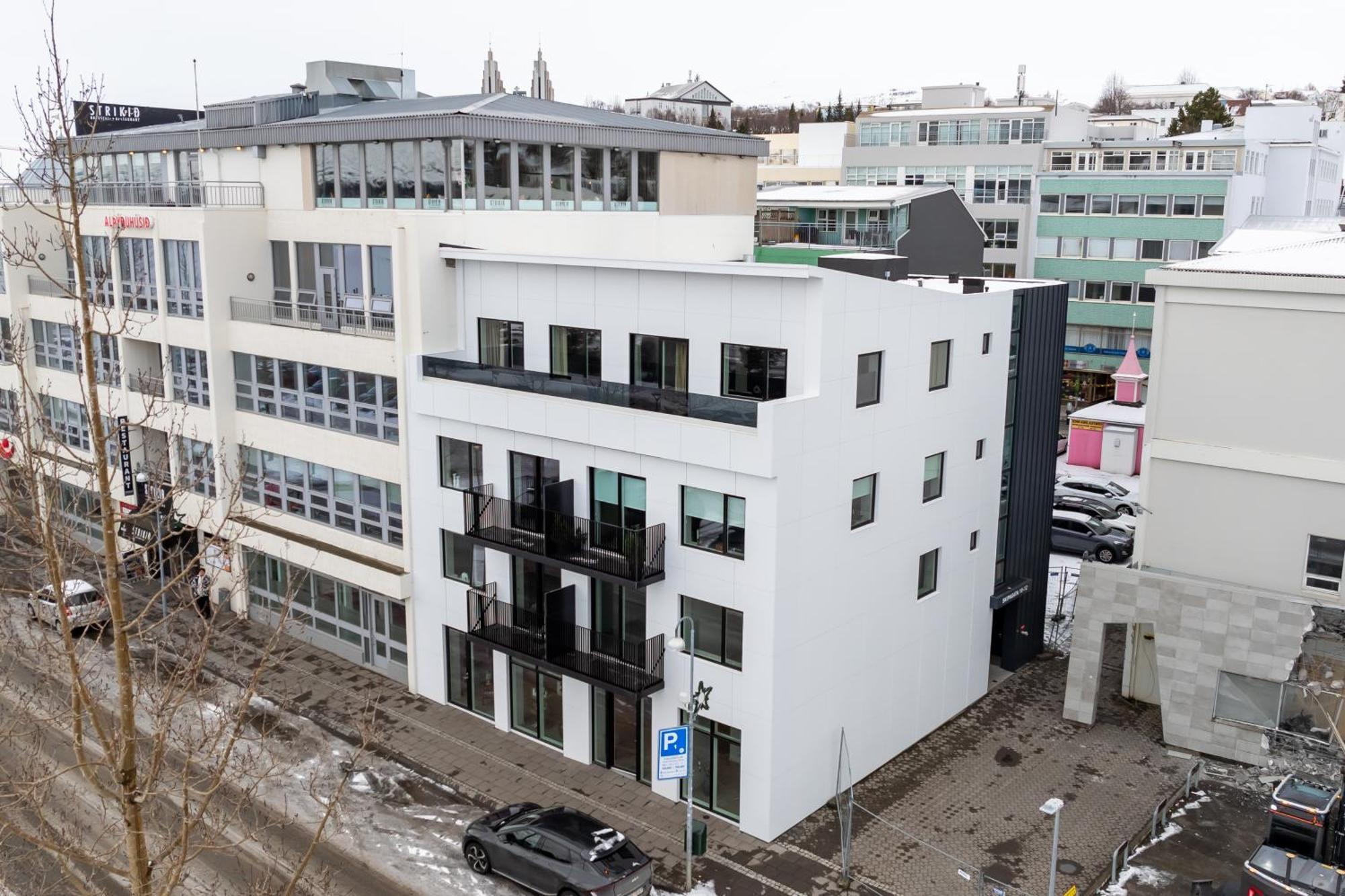 New Downtown Apartment Akureyri